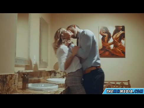 ❤️ Kiam belplena blondulo delogas vin en publika necesejo ️❌ Malĉasuloj ĉe eo.pornsexer.ru ❌️